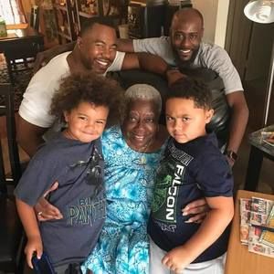 Meet your Posher, Todd